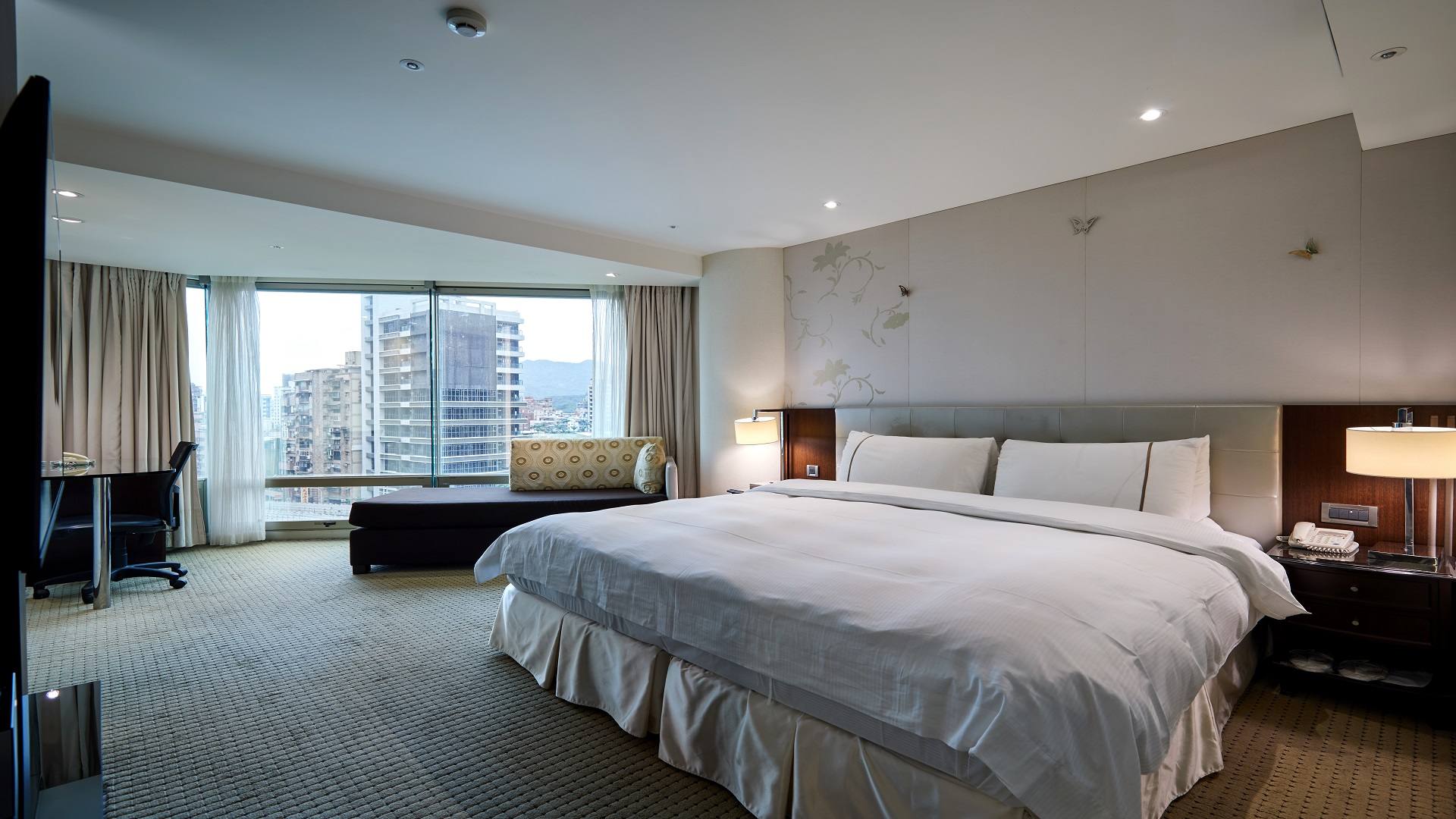 K Deluxe Room1