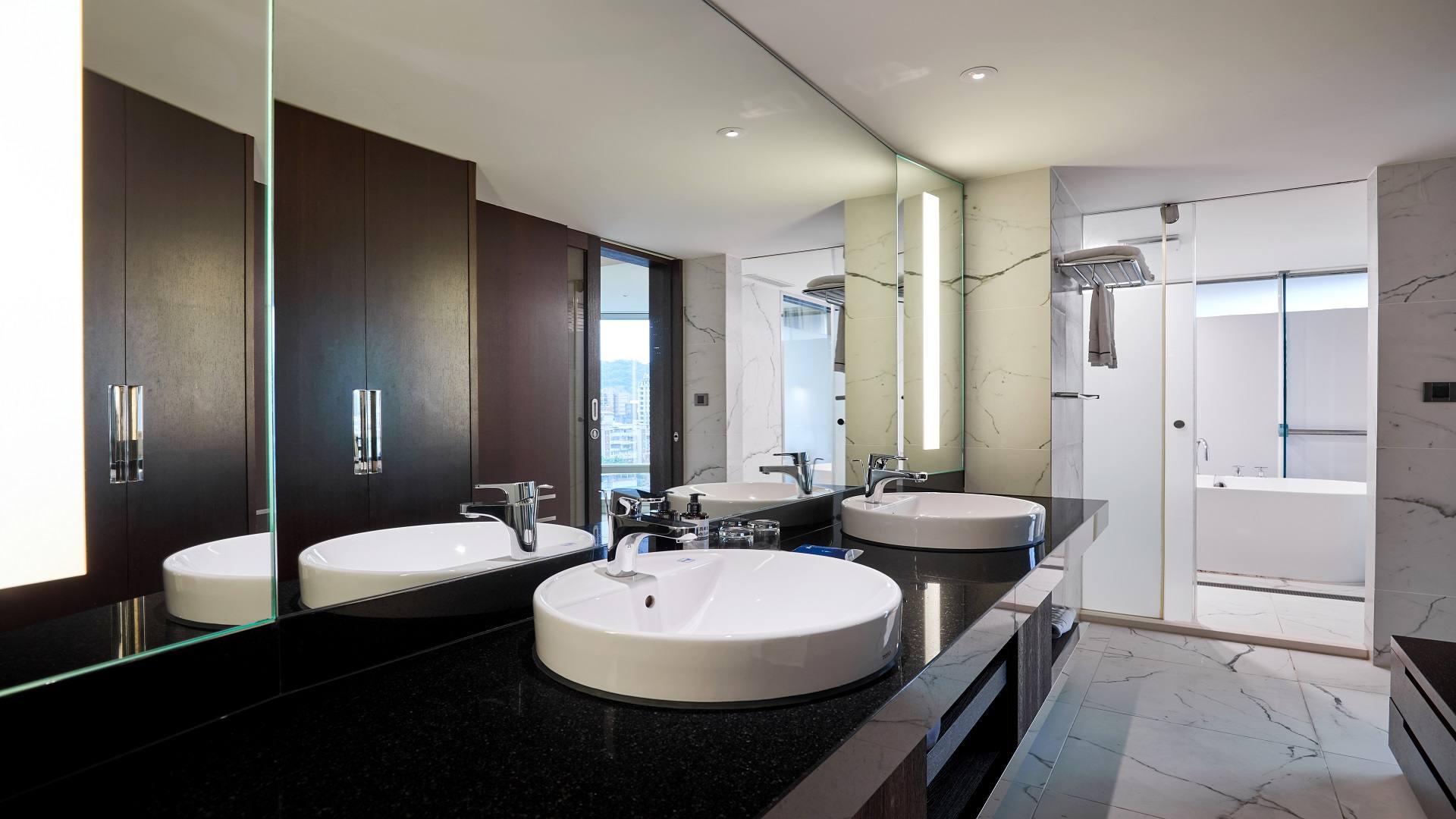 K Deluxe Room3